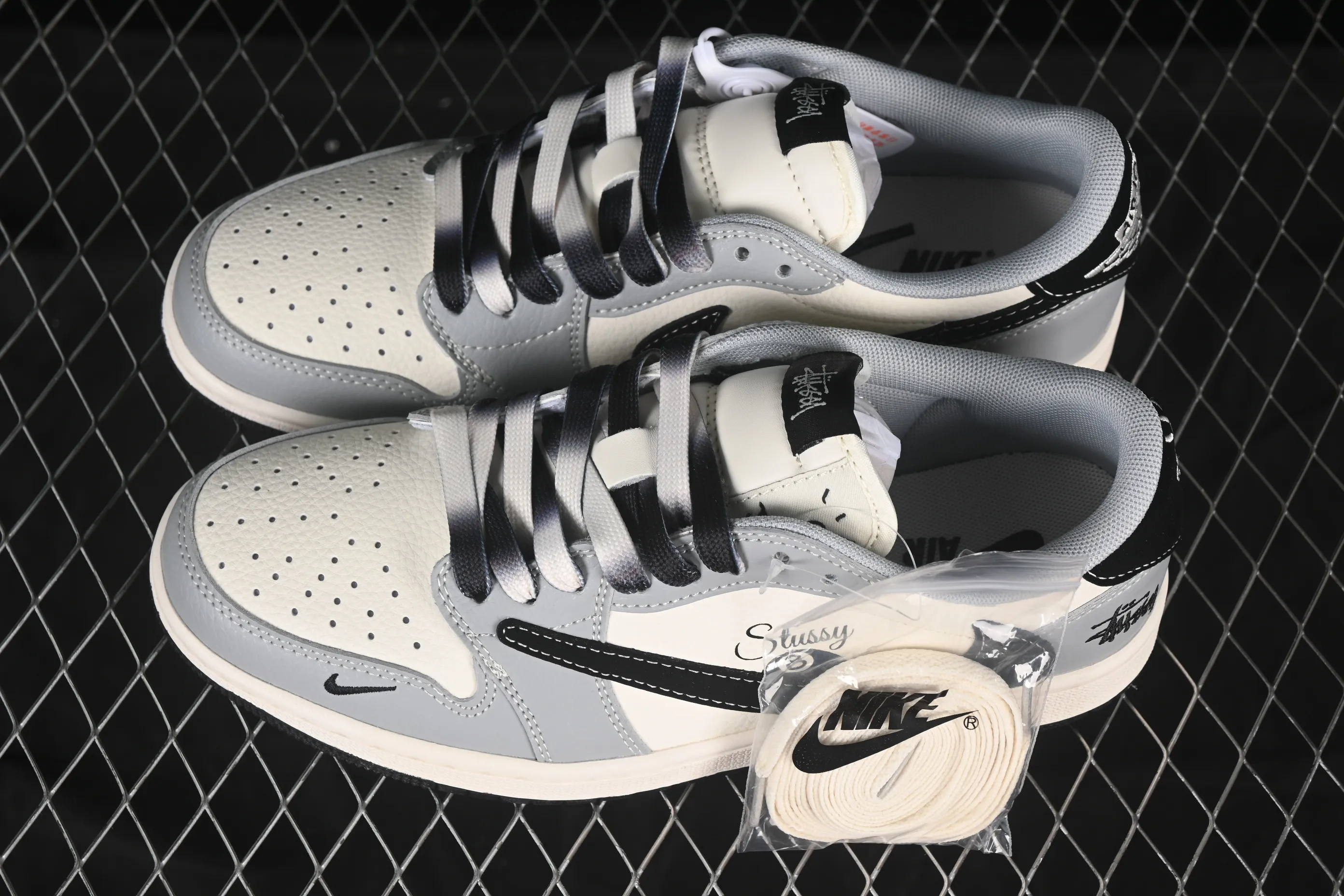 All categories Air Jordan Jordan series basketball shoes Air Jordan 1 Low high-end customized low-top sneakers Travis Scott x Fragment Design x Air Jordan 1 Low OG SP AJ1 Joe 1 Stussy joint low-top cultural casual sneakers XS7089-601